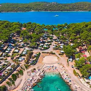 3* Kemp Village Poljana